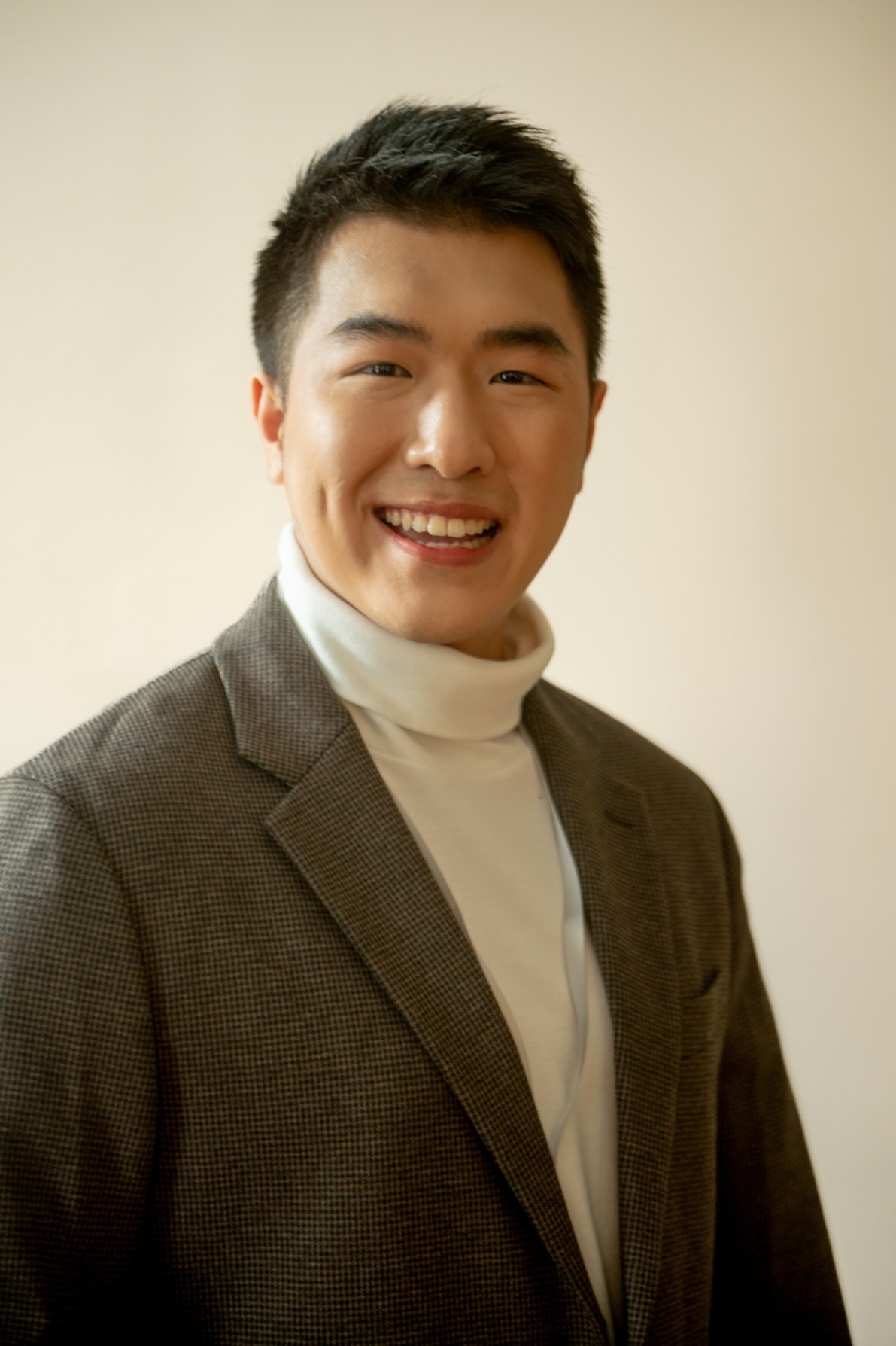 art-collector-smiling